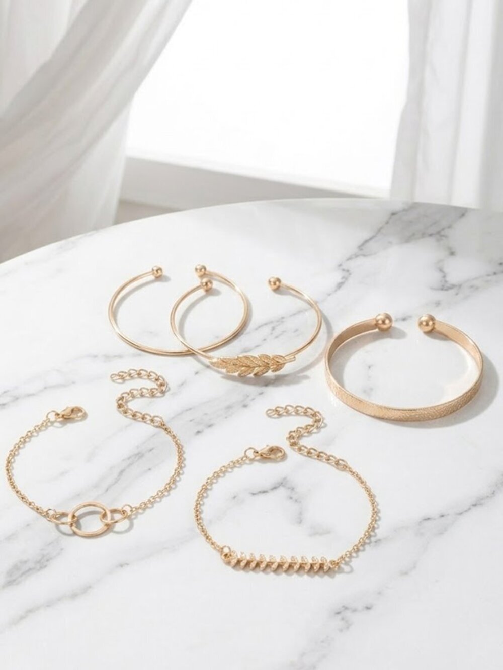 Fashionable Leaf Bracelet Set